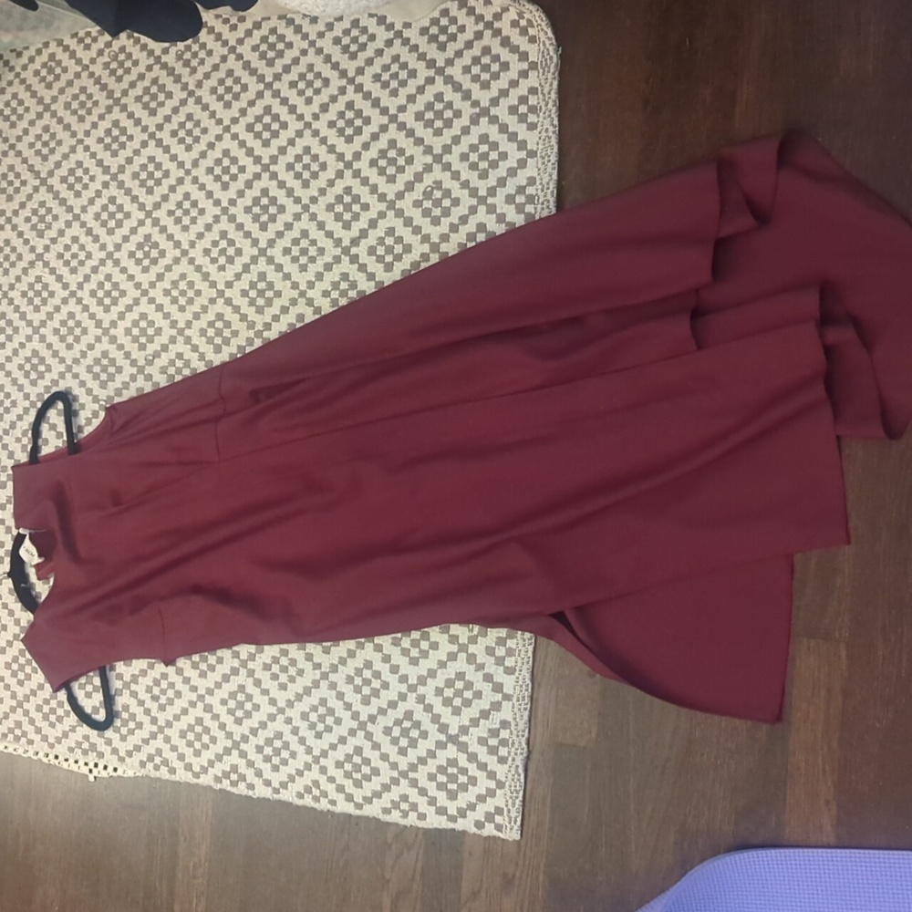 Elegant Burgundy Sleeveless Dress